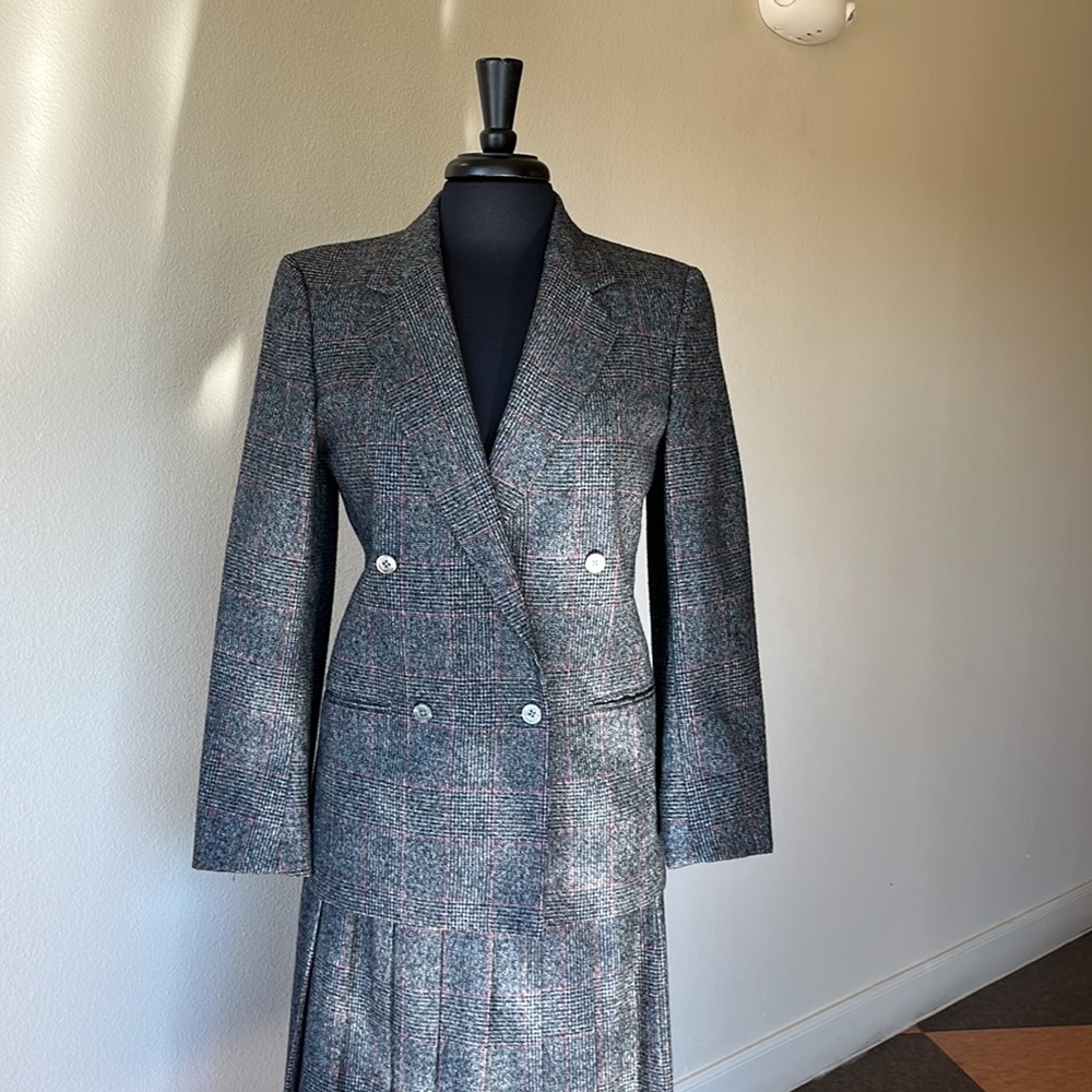 Freedberg of Boston Vintage Wool Tweed Suite. Preloved - Picture 2 of 10